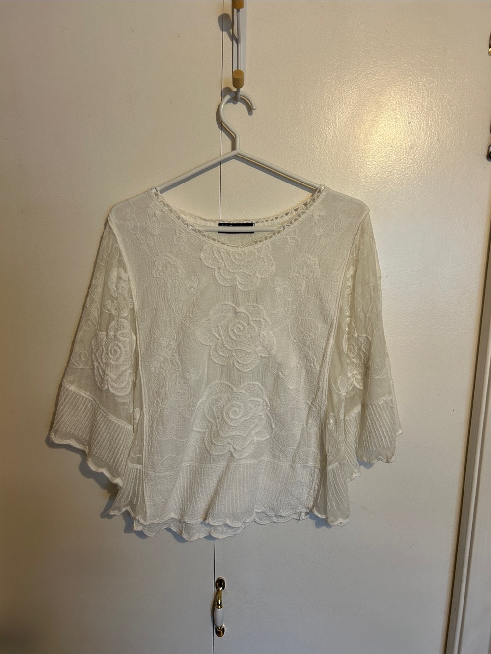 Women's White Floral Lace Bell Sleeve Blouse